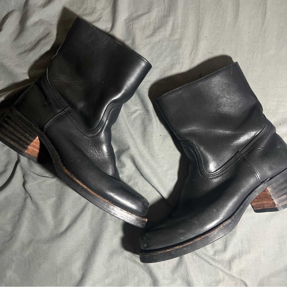 Frye Men’s Black Inside Zip Chelsea Heeled Boot Size 9.5 Leather Made USA